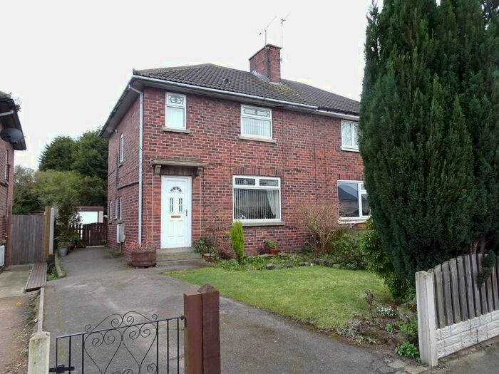 2 Bedroom Semi-Detached House To Rent In Chaucer Road, Herringthorpe, S65