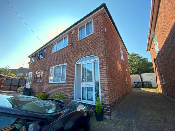 3 Bedroom Semi-Detached House To Rent In Friary Gardens, Birmingham, B21
