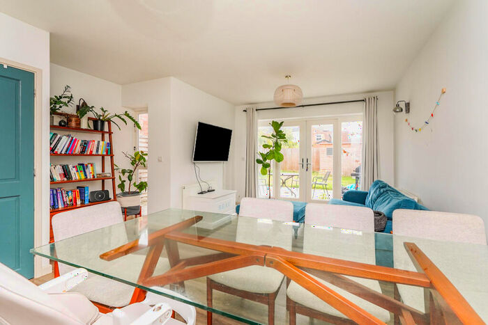 3 Bedroom Detached House To Rent In Norton Close, Central Headington, OX3