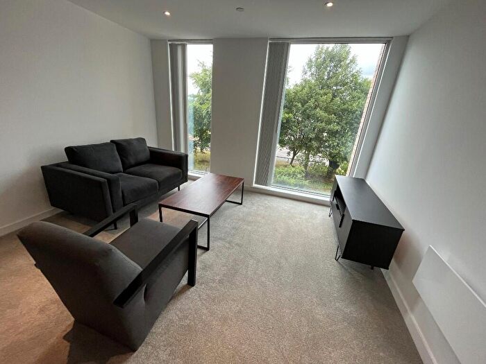 2 Bedroom Flat To Rent In Boundary Lane, Manchester, Greater Manchester, M15