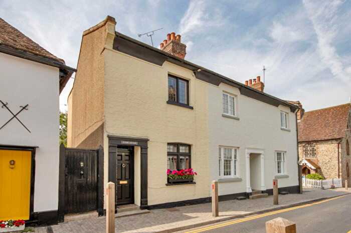 3 Bedroom Semi Detached House For Sale In The Street, Cobham, DA12