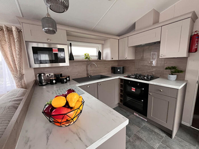 2 Bedroom Park Home For Sale In Willerby Salisbury, Poulton Plaiz Holiday Park Ltd, Site Office, Poulton-le-Fylde, Lancashire, FY6
