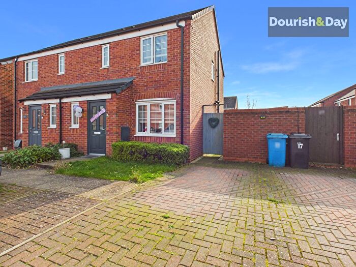 3 Bedroom Semi Detached House For Sale In Stratford Grove, Penkridge, ST19