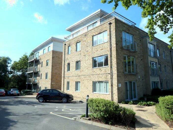 2 Bedroom Flat To Rent In Brodwell Grange, Horsforth, Leeds, LS18