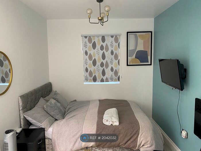 Studio To Rent In Okemore Gardens, Orpington, BR5