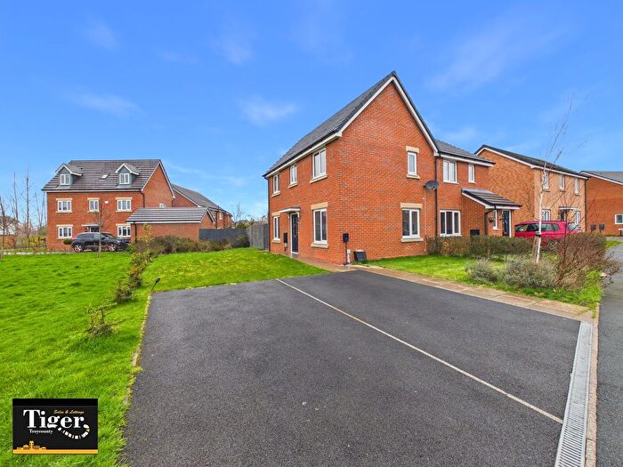 3 Bedroom Semi Detached House For Sale In Pankhurst Way, Blackpool, FY4