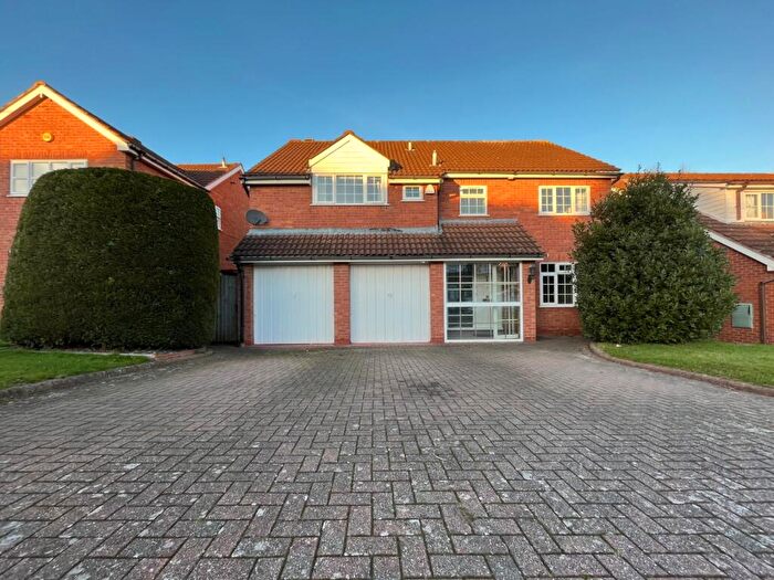 5 Bedroom Detached House To Rent In Barnfield Drive, Solihull, West Midlands, B92
