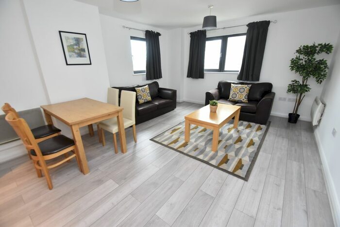 2 Bedroom Flat To Rent In Landmark Place, Churchill Way, Cardiff, CF10