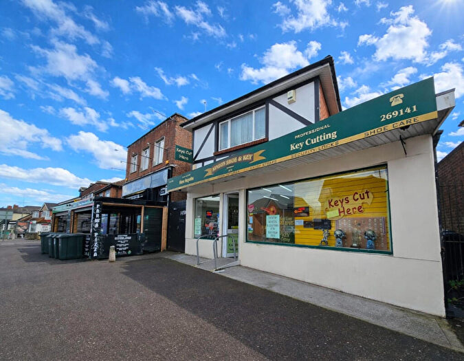 4 Bedroom Detached House For Sale In Wimborne Road, Bournemouth, BH10