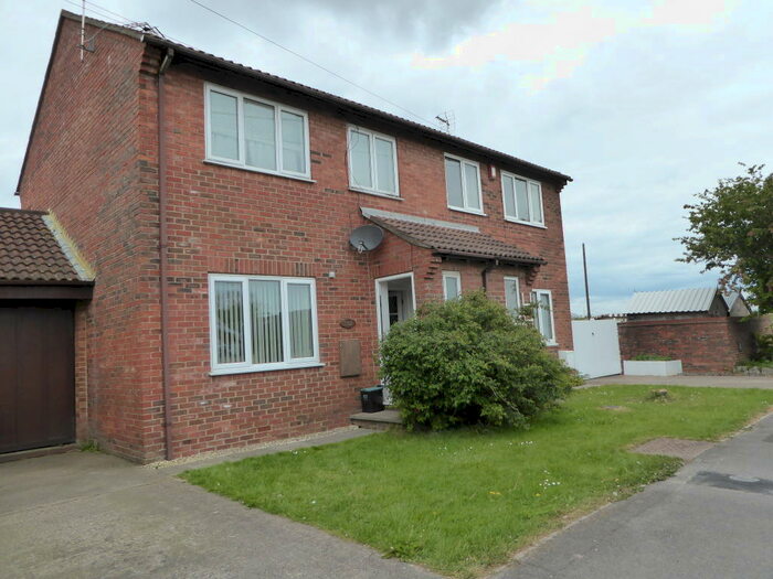 3 Bedroom House To Rent In Beach Road, Severn Beach, BS35