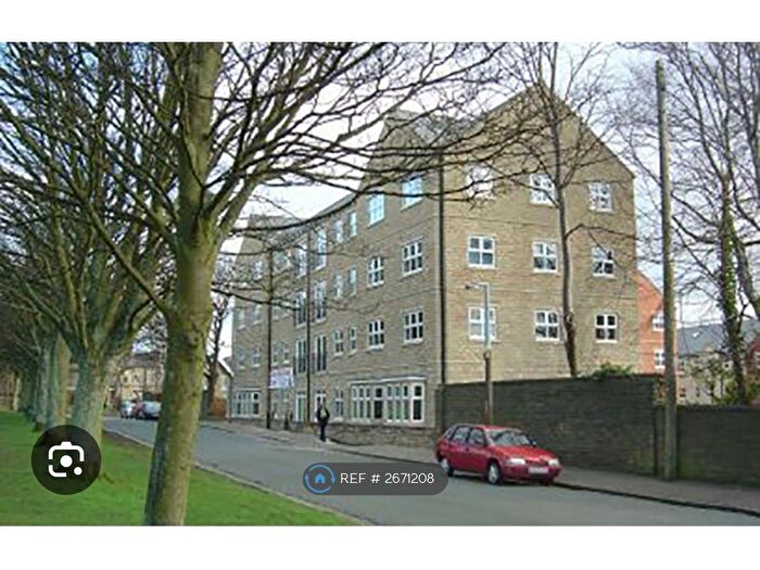 2 Bedroom Flat To Rent In Free School Lane, Halifax, HX1