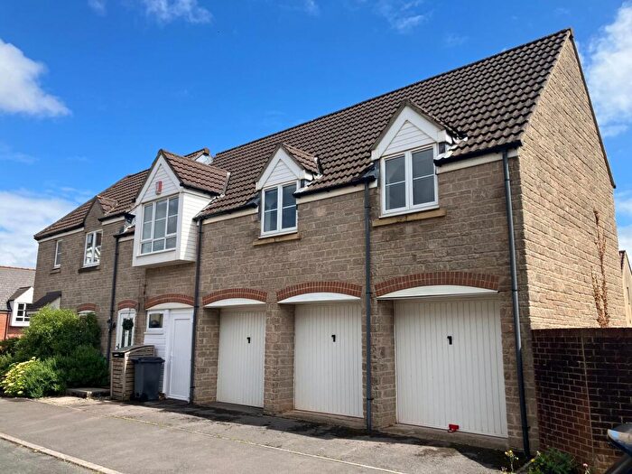 2 Bedroom Apartment For Sale In Kings Croft, Long Ashton, BS41