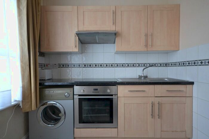 Studio To Rent In Olive Road, London, NW2