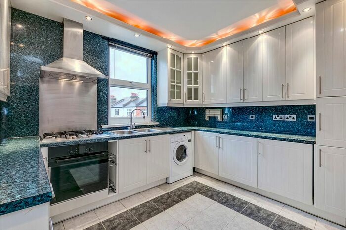 3 Bedroom Flat To Rent In Upper Richmond Road West, London SW14