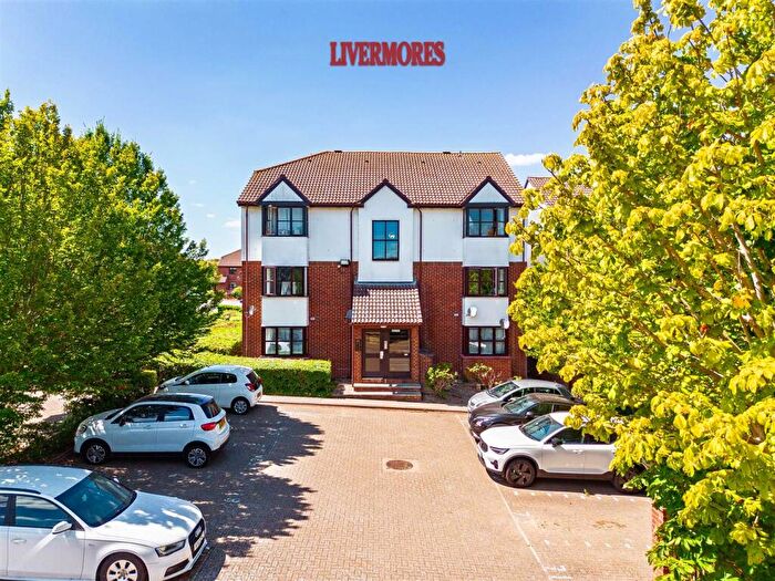 Flat For Sale In Chalice Way, Greenhithe, DA9