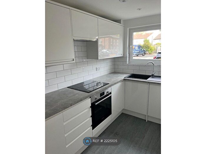 2 Bedroom Maisonette To Rent In Orchard Court, Hornchurch, RM12