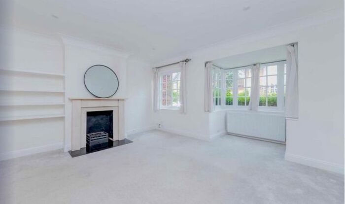 3 Bedroom Terraced House To Rent In Cascade Avenue, Muswell Hill, London, N10