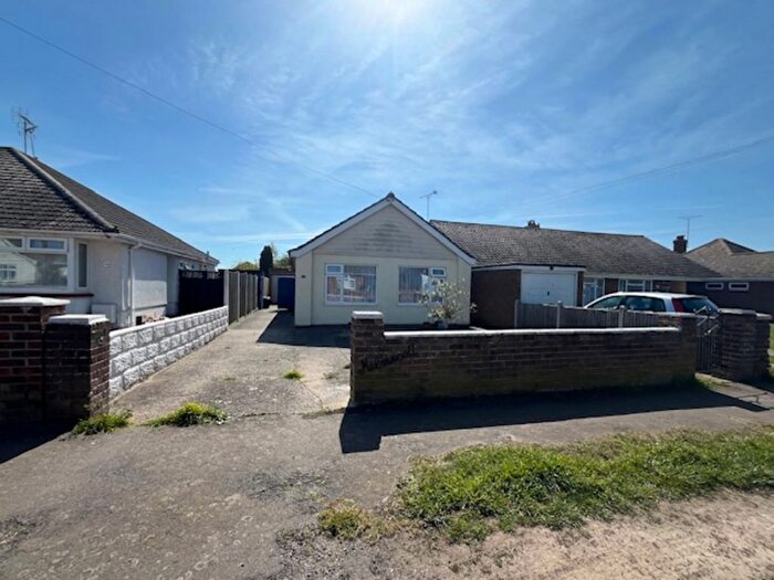 3 Bedroom Bungalow For Sale In Park Square West, Clacton-On-Sea, CO15