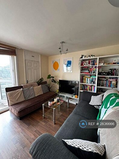 3 Bedroom Maisonette To Rent In Hind Grove, London, E14