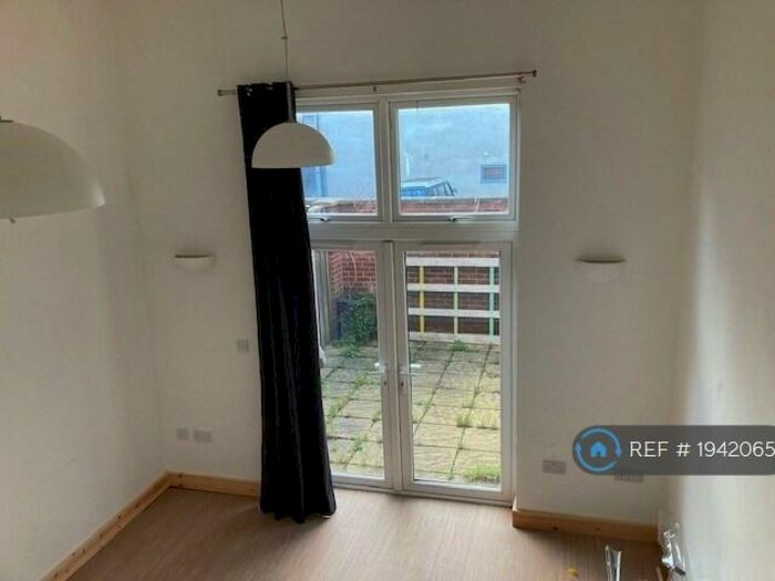 4 Bedroom Terraced House To Rent In Brunswick Street, St. Pauls, Bristol, BS2