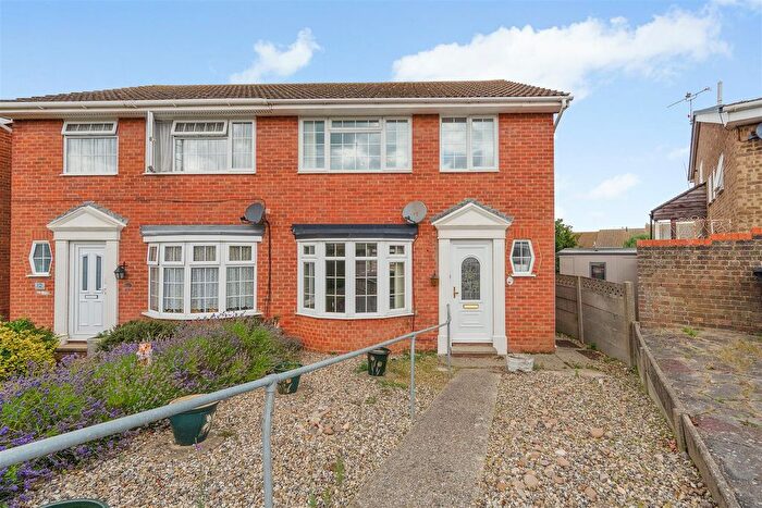 3 Bedroom Semi-Detached House For Sale In Linnet Avenue, Whitstable, CT5
