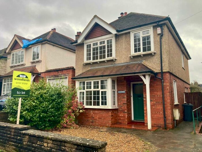 3 Bedroom Detached House To Rent In Woodside Way, Redhill, RH1