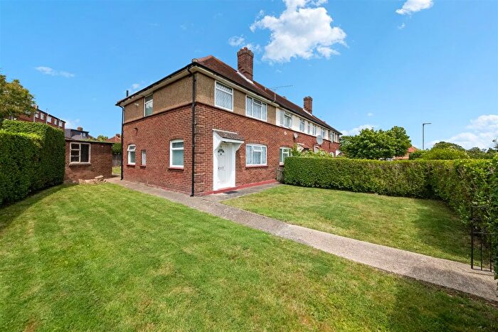 3 Bedroom Semi-Detached House For Sale In Charville Lane, Hayes, UB4