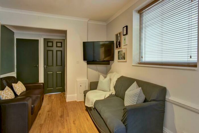 7 Bedroom Terraced House To Rent In Pinhoe Road, Exeter, EX4