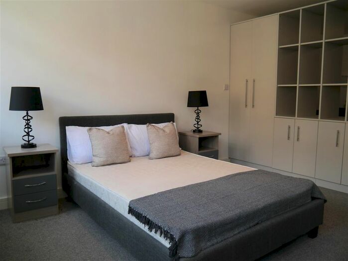 1 Bedroom Flat To Rent In Regal House, George Street, Hull, HU1