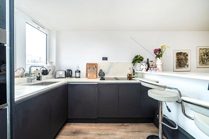 1 Bedroom Flat For Sale In Leather Lane, Clerkenwell, EC1N - Photo 2