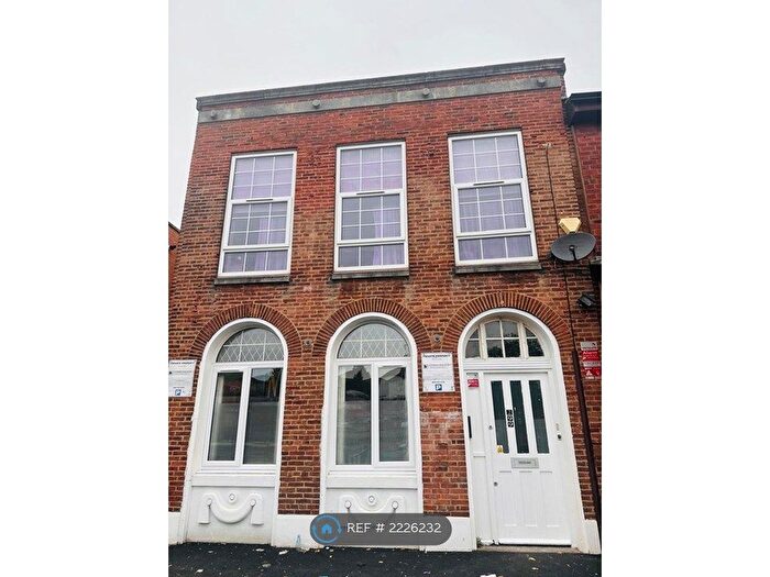 1 Bedroom Flat To Rent In Roundhay Road, Leeds, LS8