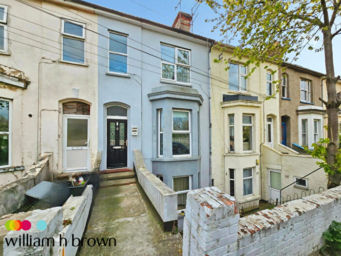 2 Bedroom Flat To Rent In Stour Road, Harwich, CO12