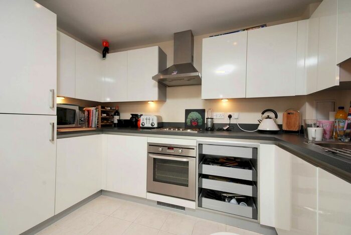 2 Bedroom Flat To Rent In Durnsford Road, Wimbledon, London, SW19