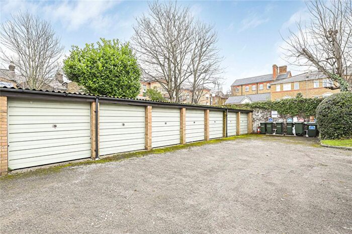 1 Bedroom Flat For Sale In Gumley Gardens, Isleworth, TW7