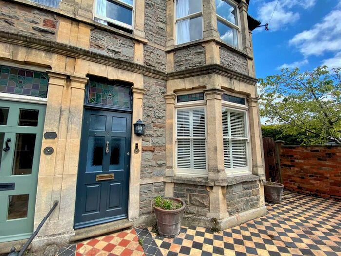 4 Bedroom Semi-Detached House To Rent In Nithsdale Avenue, Market Harborough, LE16