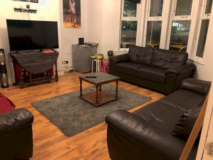 9 Bedroom House To Rent In Uttoxeter New Road -, DE22