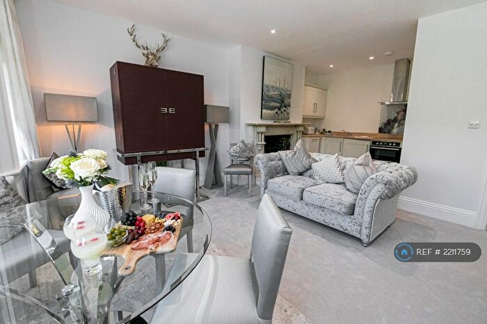 2 Bedroom Flat To Rent In Approach Road, Poole, BH14