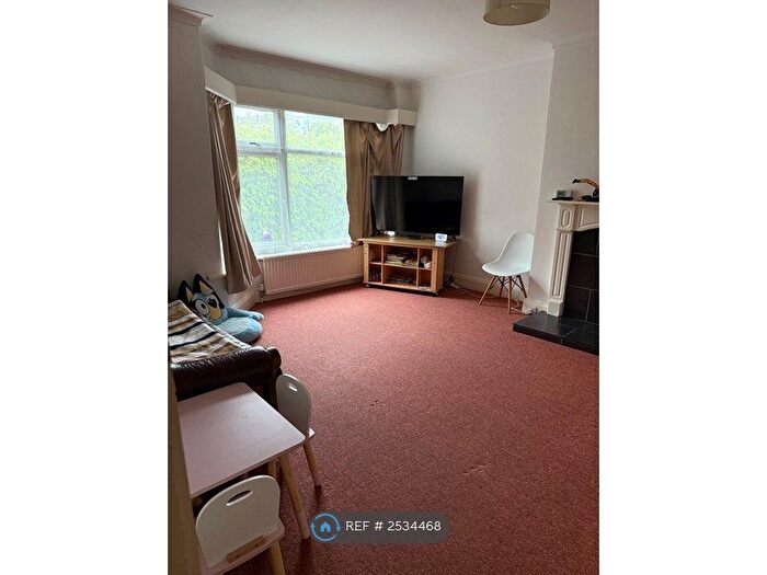 2 Bedroom Flat To Rent In Nethergreen Road, Sheffield, S11