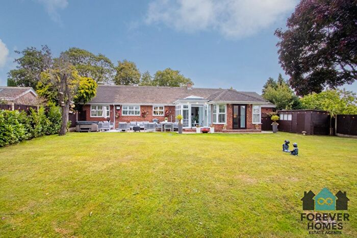 3 Bedroom Detached Bungalow For Sale In Intake Lane, Barnsley, S75