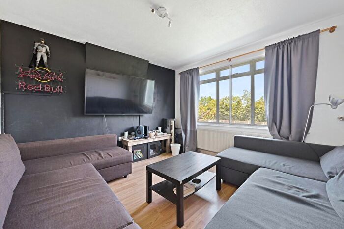 3 Bedroom Terraced House For Sale In North Circular Road, London, NW2