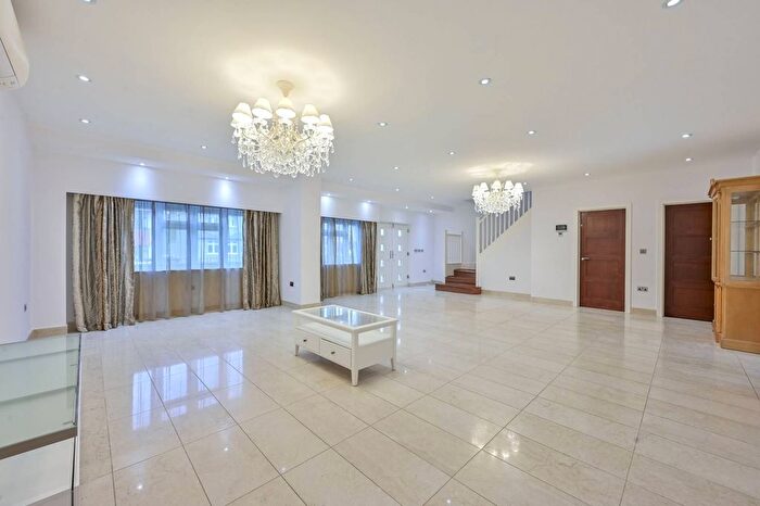 5 Bedroom Semi Detached House For Sale In Thurleston Avenue, Morden, SM4