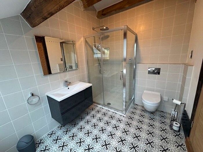 2 Bedroom Flat To Rent In Commercial Road, Exeter, EX2