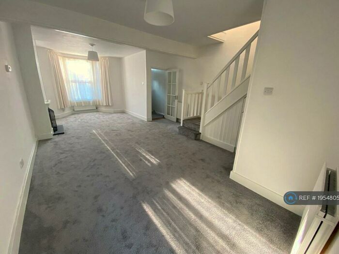 3 Bedroom Terraced House To Rent In Mitcham Road, Croydon, CR0