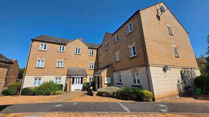 2 Bedroom Apartment For Sale In Dainty Grove, Grange Park, Northampton, NN4