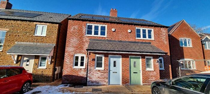 2 Bedroom Semi Detached House To Rent In Buckhurst Close, Banbury, Oxfordshire, OX16