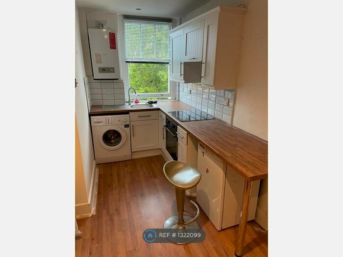 1 Bedroom Flat To Rent In Dewsbury Court, London, W4
