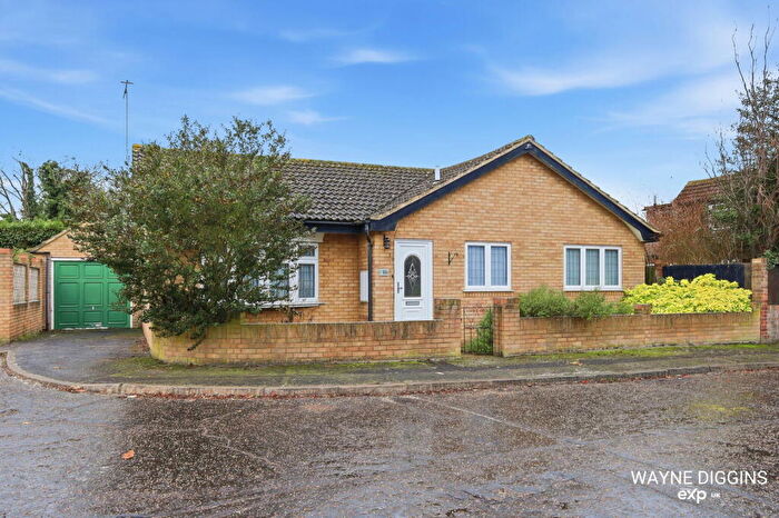 2 Bedroom Detached Bungalow For Sale In Cherrydown, Grays, RM16