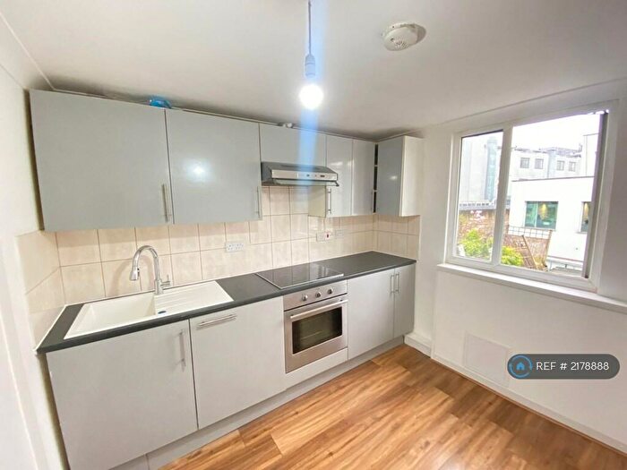 1 Bedroom Flat To Rent In Camden High Street, London, NW1