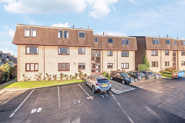 2 Bedroom Flat For Sale In James Grove, Kirkcaldy, KY1