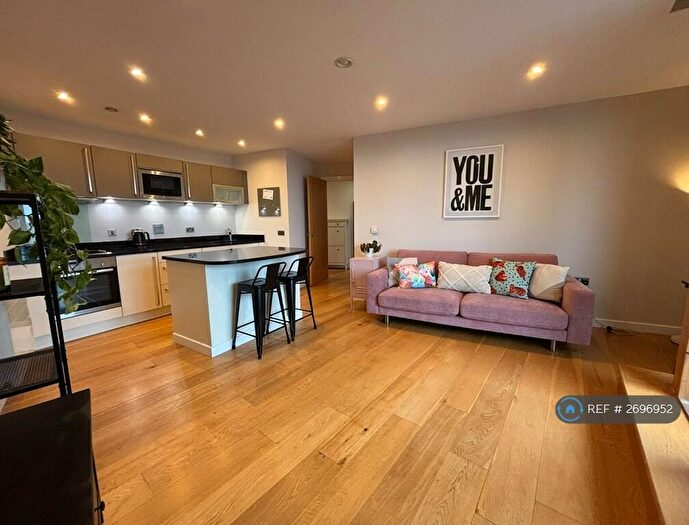 1 Bedroom Flat To Rent In Candle House, Leeds, LS1